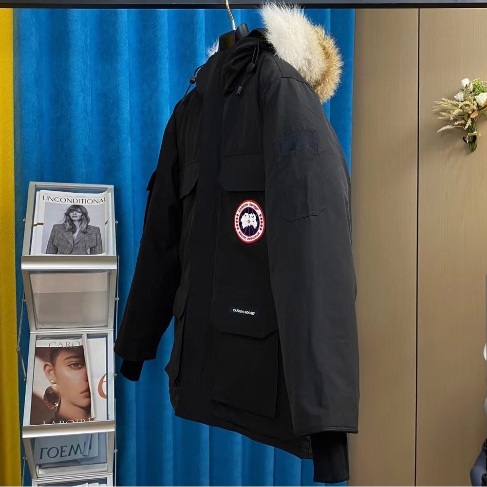 Canada Goose Men's Coat,Very comfortable to wear - Picture 3 of 7